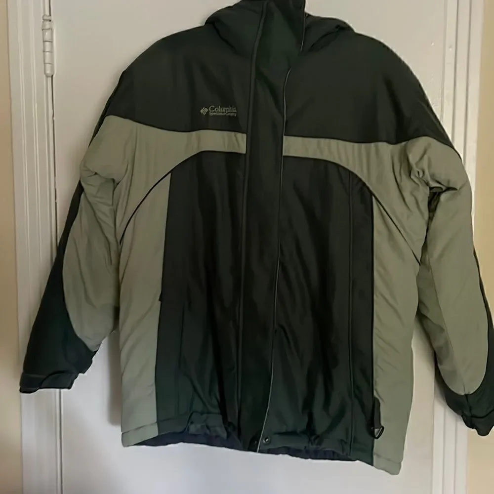 Columbia Water resistant puffer size M: /Excellent